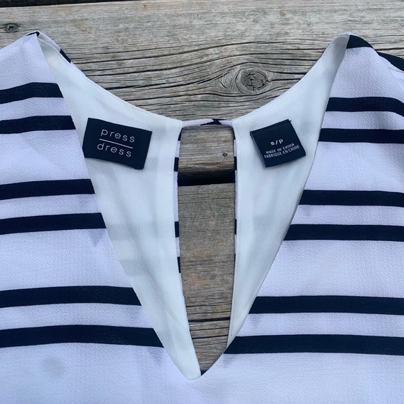 💜 Press Dress White Navy Striped V-Neck Short Sleeve Dress Size Small - Picture 3 of 5